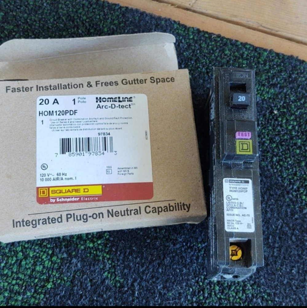 2 20 amp circuit breakers,,bnib